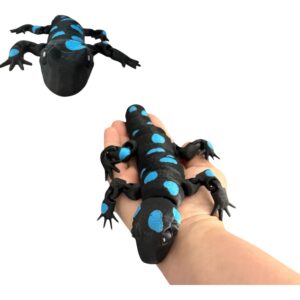 Figurka salamandra z druku 3D – czarno-niebieski gad z ruchomym ogonem